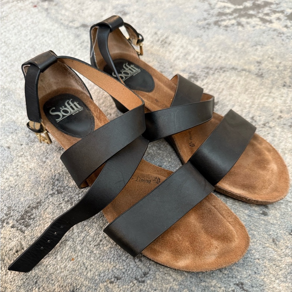 Sofft Wedge Sandals Black size 8